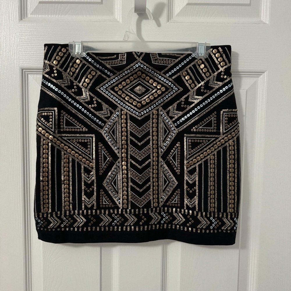 Add some sparkle with this sequin mini skirt - Size M - Great condition